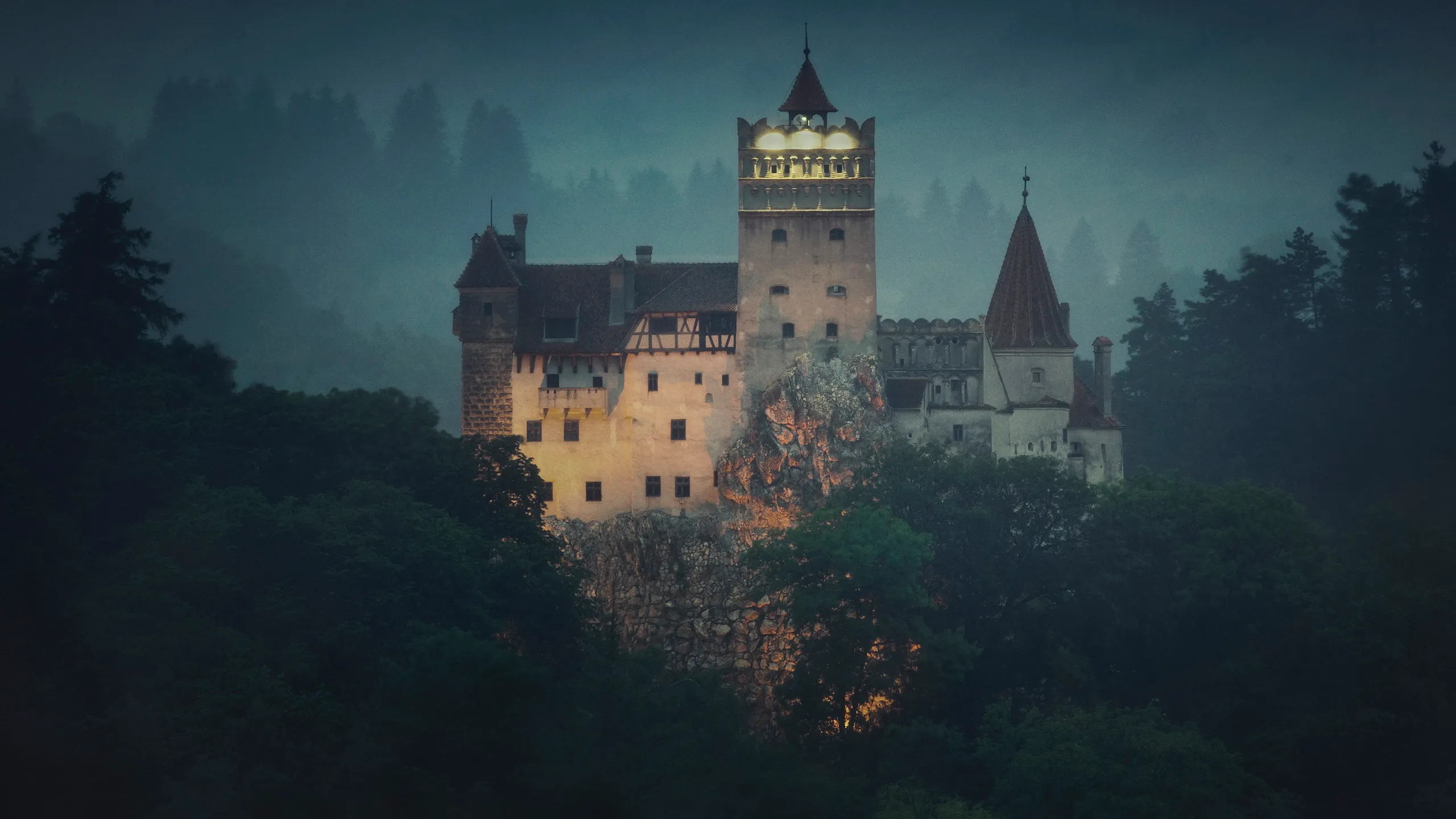 Halloween la Castelul Bran — experiență cu acces de noapte